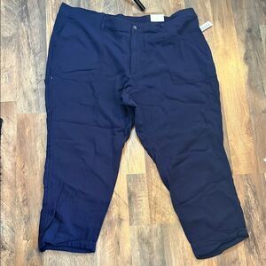 Old Navy high rise cargo Pants in navy blue, 100% cotton. Size 26 NWT